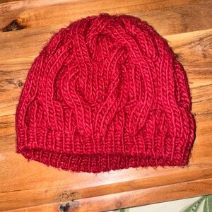 Cable knit beanie 💸💸ALL $3 ITEMS MUST BE BUNDLED!💸💸